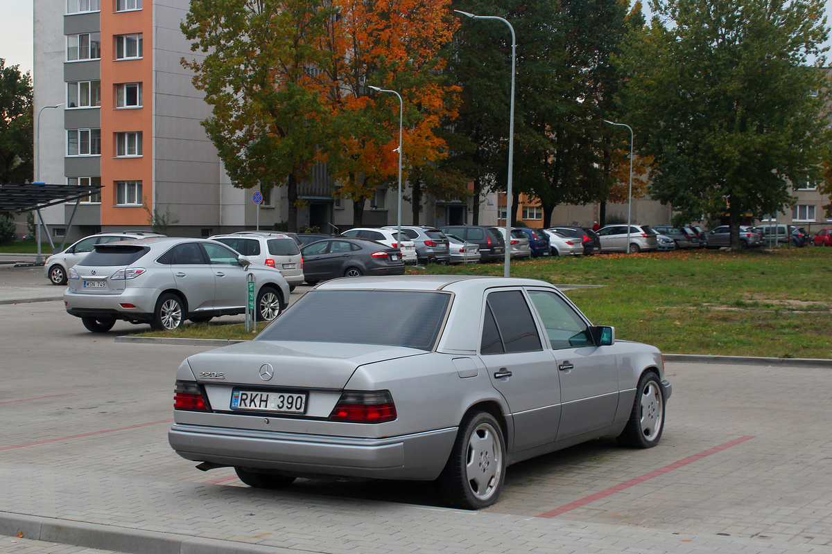 Литва, № RKH 390 — Mercedes-Benz (W124) '84-96