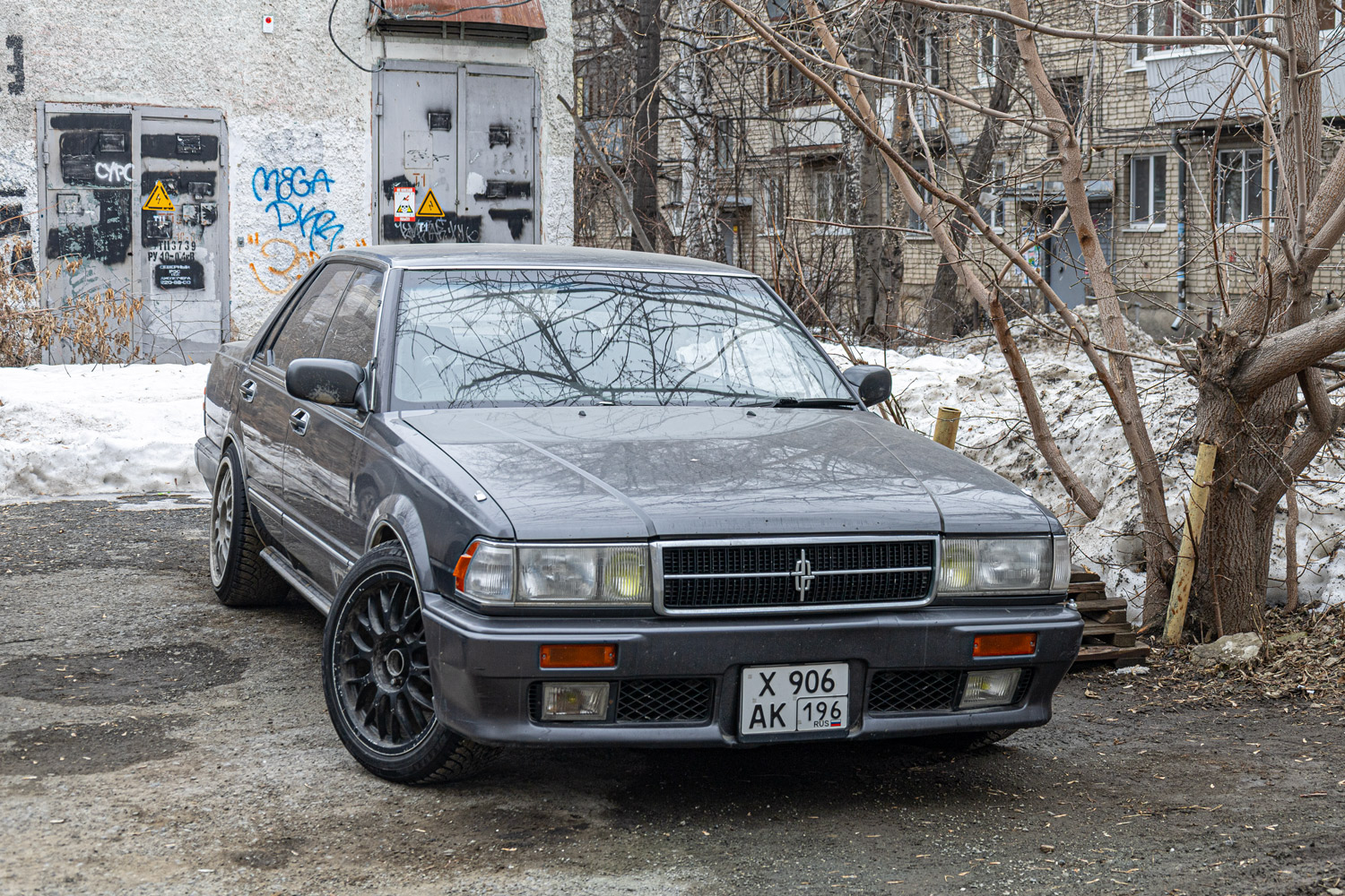 Свердловская область, № Х 906 АК 196 — Nissan Cedric (Y31) '87-91