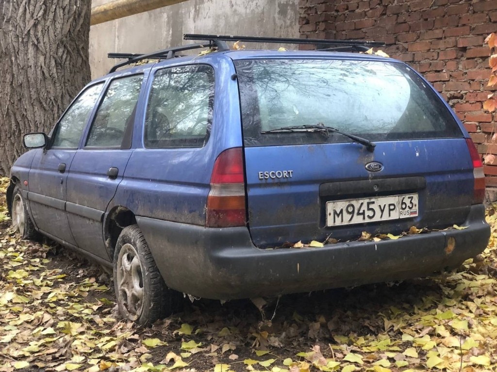 Самарская область, № М 945 УР 63 — Ford Escort MkVI '95-00