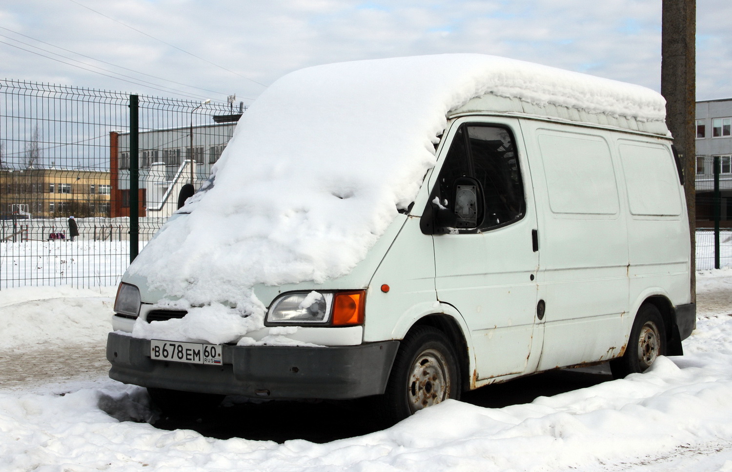 Псковская область, № В 678 ЕМ 60 — Ford Transit (3G, facelift) '94-00