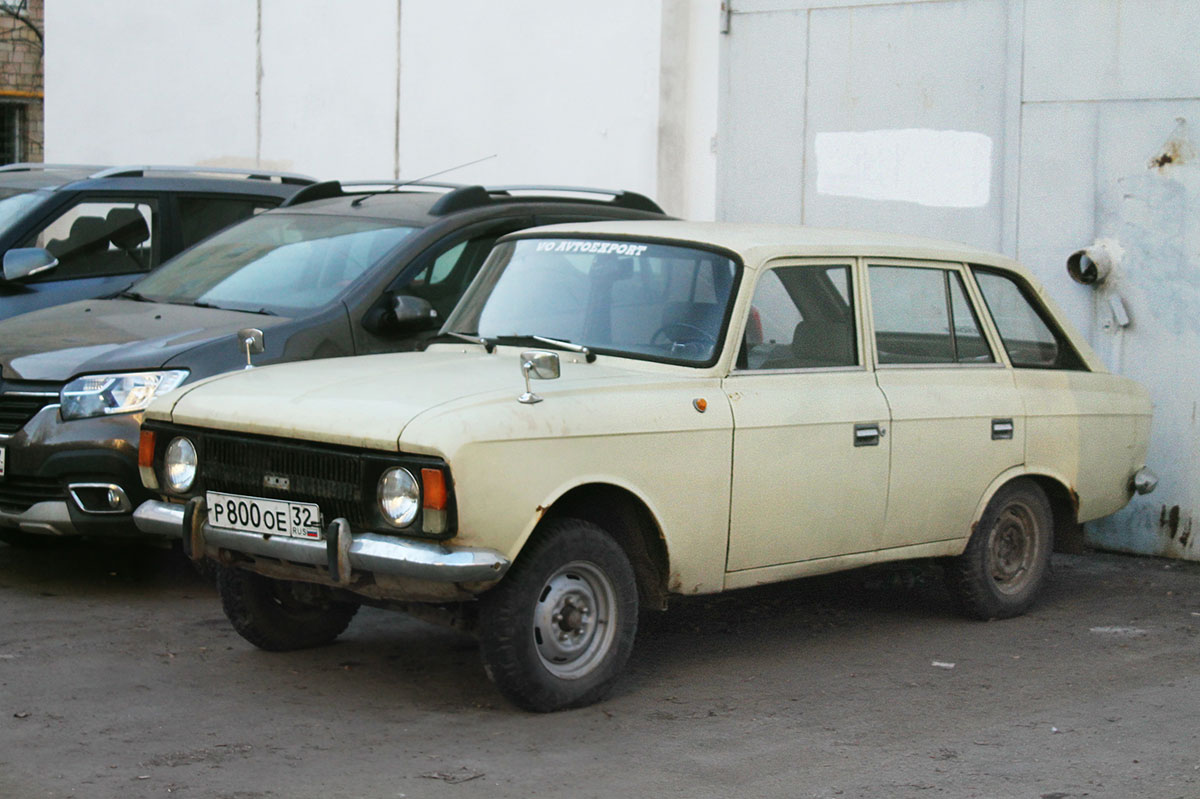 Брянская область, № Р 800 ОЕ 32 — Иж-21251 Комби '81-97