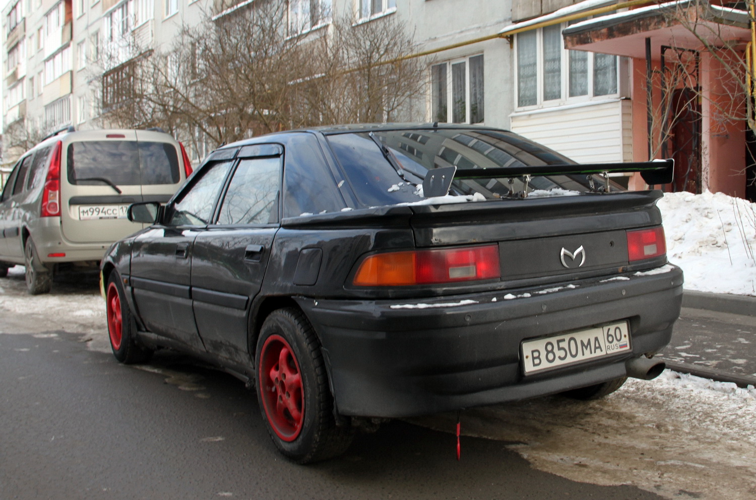 Псковская область, № В 850 МА 60 — Mazda 323 (BG) '89-94