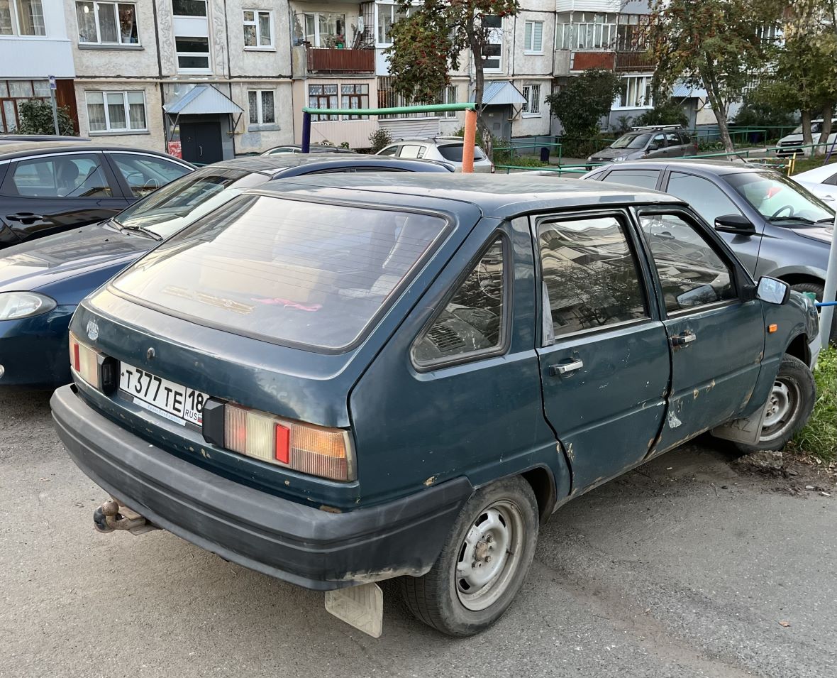 Удмуртия, № Т 377 ТЕ 18 — Иж-2126-030 '98-05
