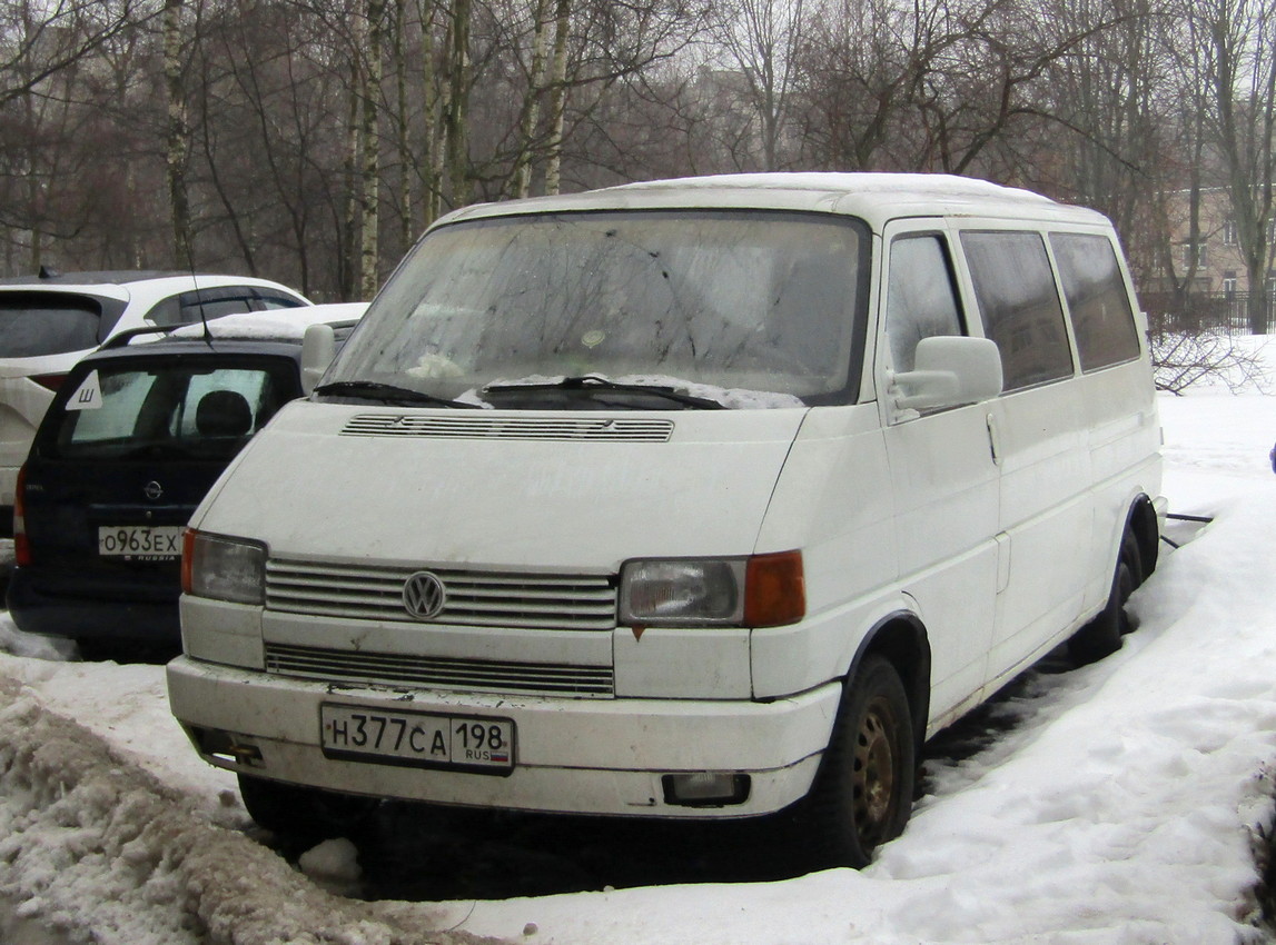 Санкт-Петербург, № Н 377 СА 198 — Volkswagen Typ 2 (T4) '90-03