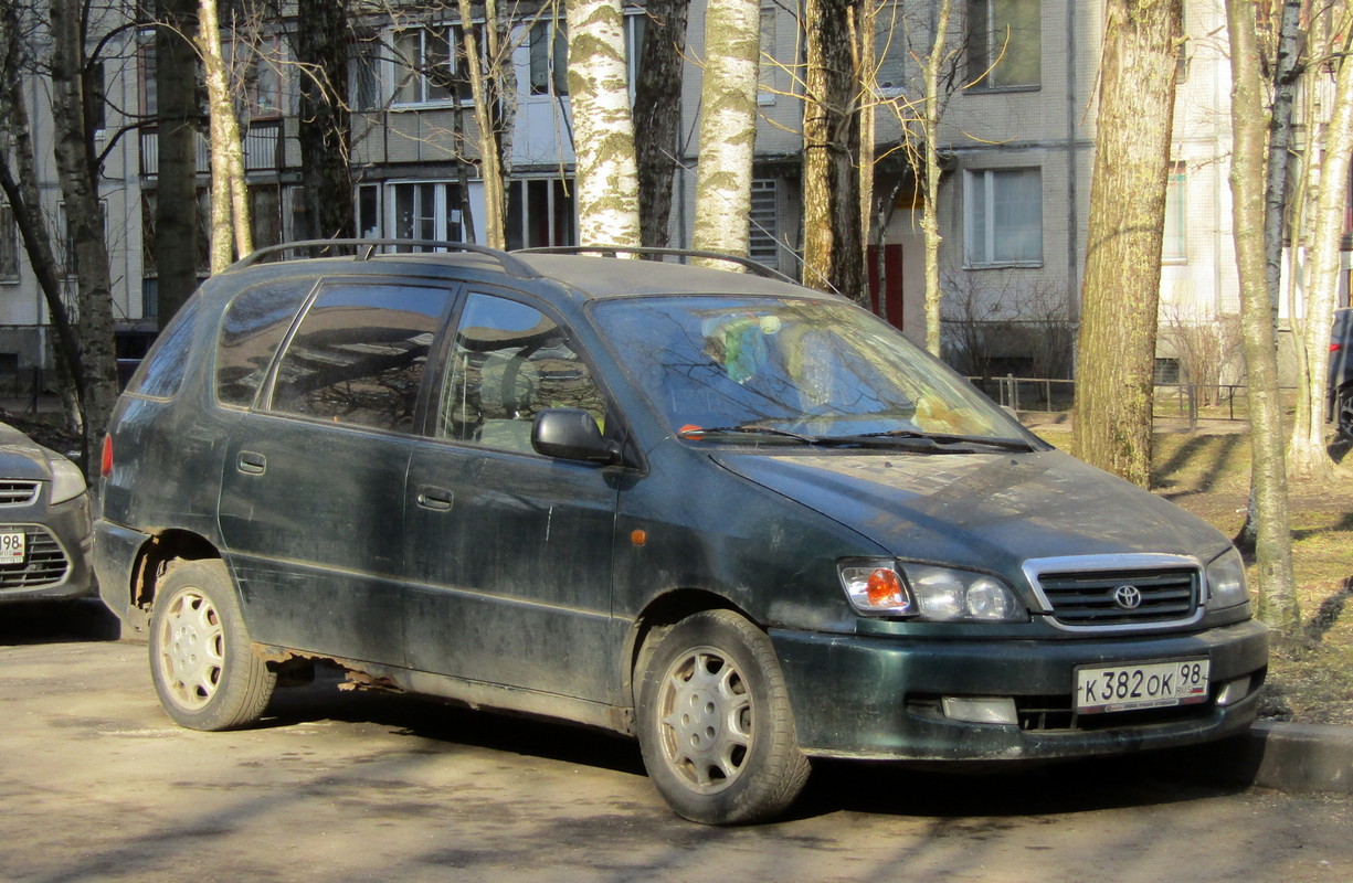 Санкт-Петербург, № К 382 ОК 98 — Toyota Picnic (M10) '96-01
