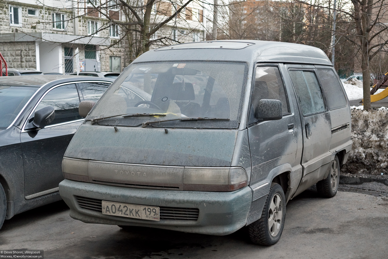 Москва, № А 042 КК 199 — Toyota TownAce (R20/R30) '82-96