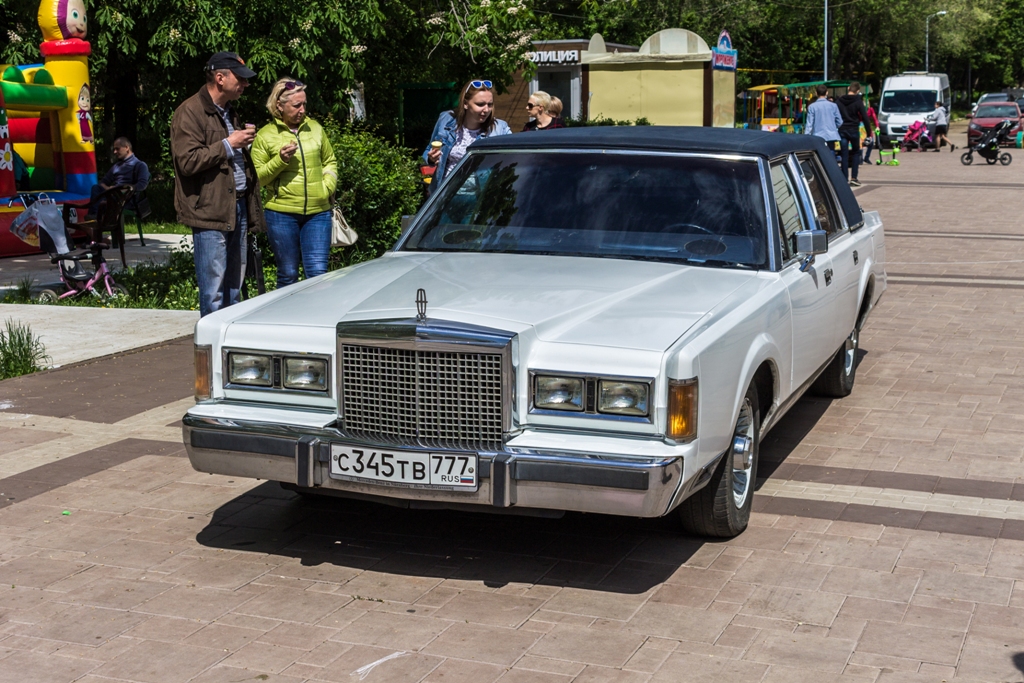 Самарская область, № С 345 ТВ 777 — Lincoln Town Car (1G) '81-89; Москва — Вне региона