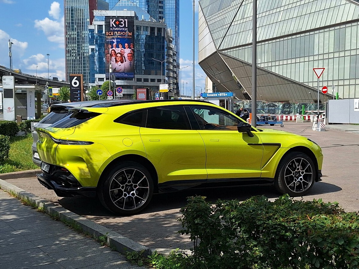 Москва, № Н 001 ЕТ 177 — Aston Martin DBX707 '22-н.в.