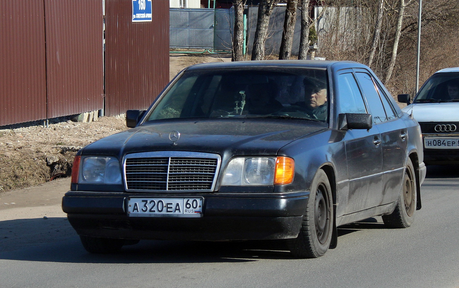 Псковская область, № А 320 ЕА 60 — Mercedes-Benz (W124) '84-96