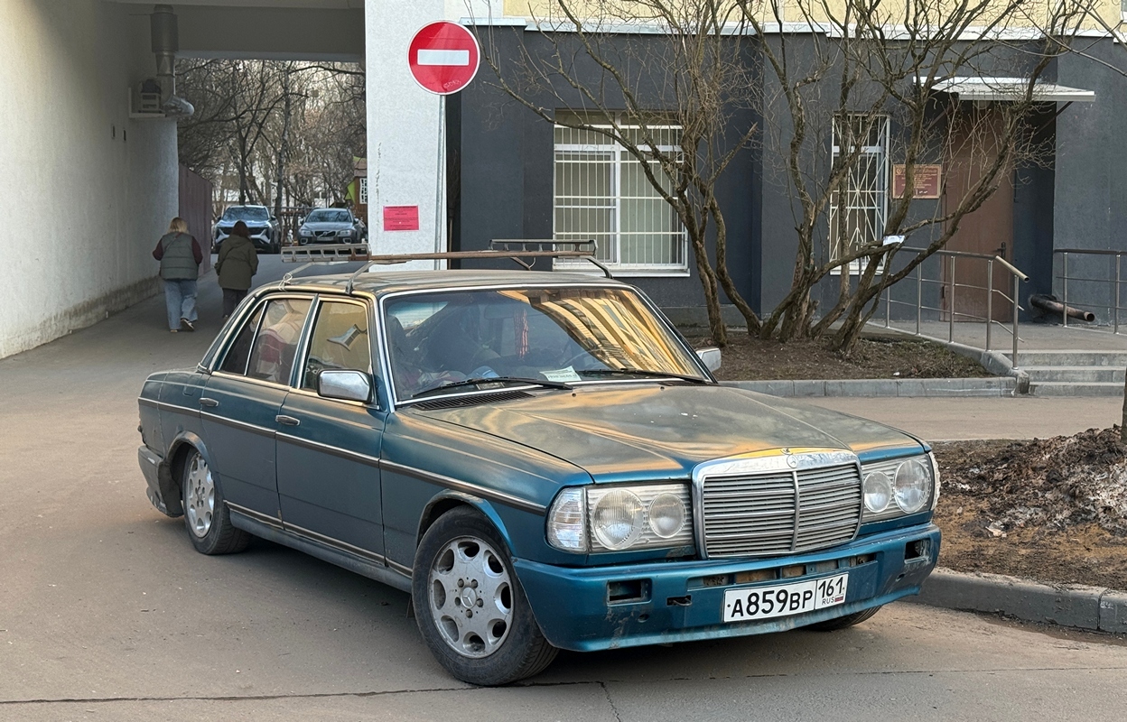 Москва, № А 859 ВР 161 — Mercedes-Benz (W123) '76-86; Ростовская область — Вне региона