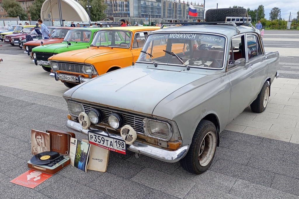 Санкт-Петербург, № Р 359 ТА 198 — Москвич-412ИЭ '69-75; Новгородская область — "Авто Ретро Вече 2025"