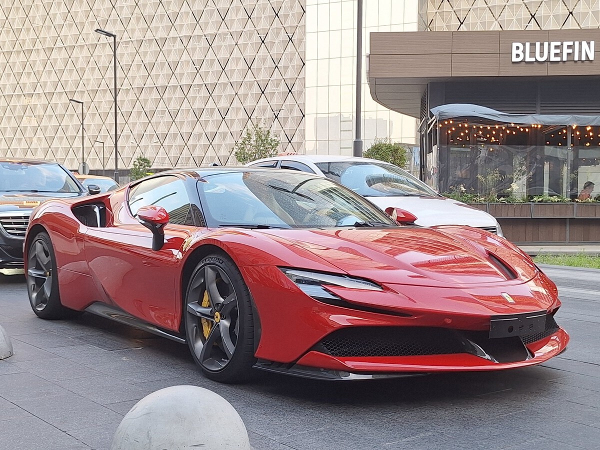 Москва, № (77) Б/Н 0942 — Ferrari SF90 Stradale '19-24