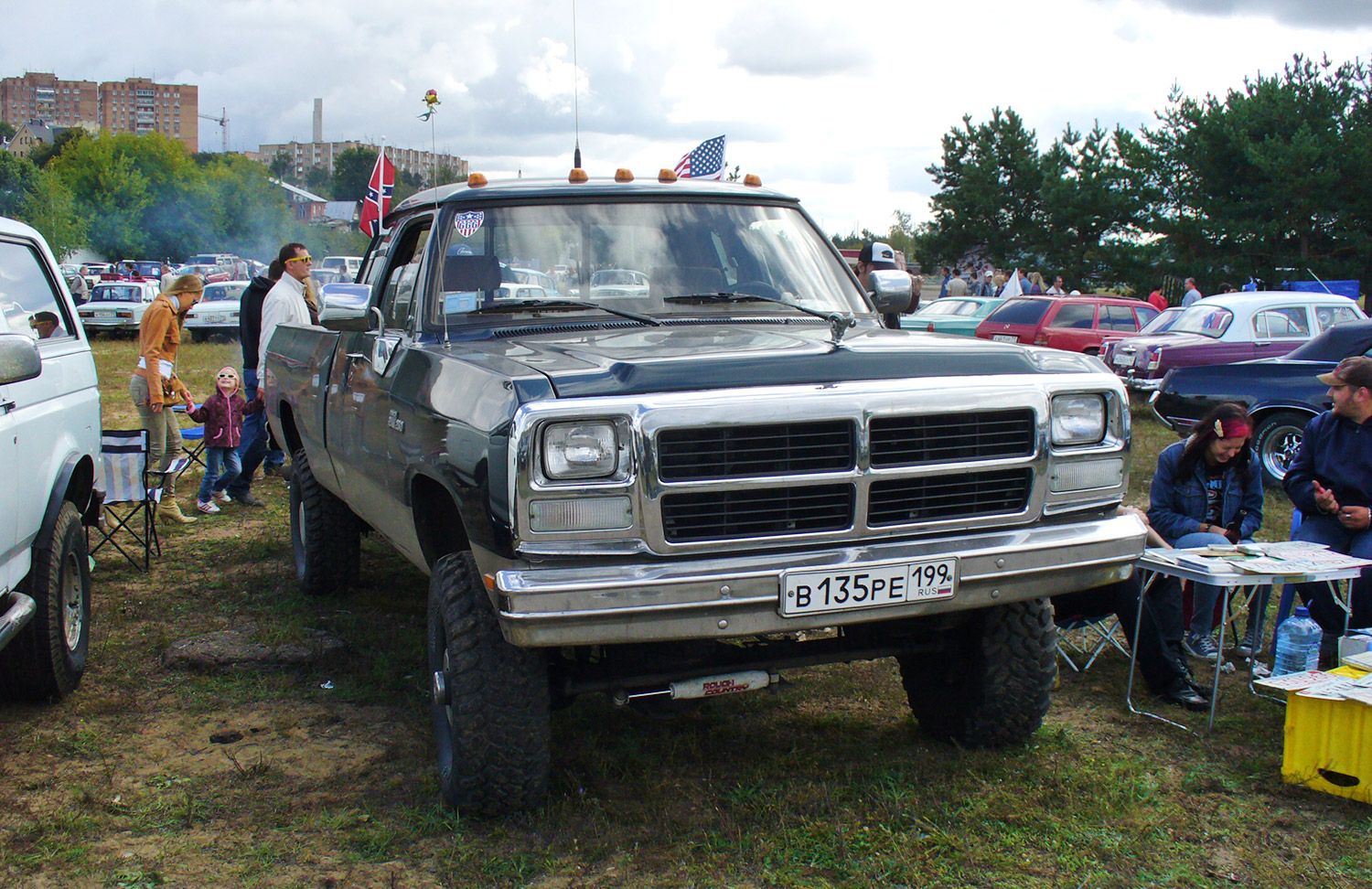 Москва, № В 135 РЕ 199 — Dodge Ram (1G) '81-93; Калужская область — Автомобильный фестиваль "Автострада"