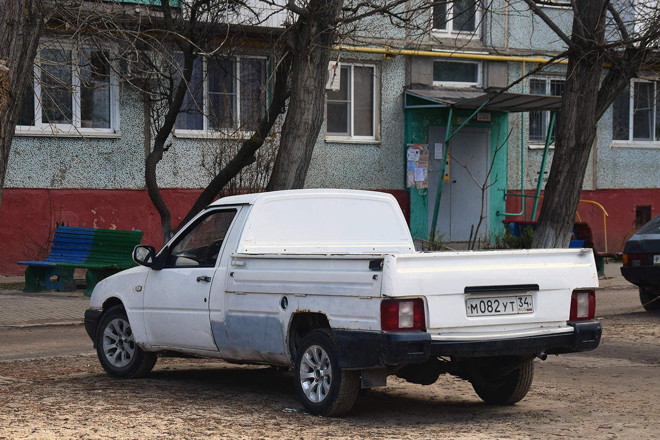 Волгоградская область, № М 082 УТ 34 — Иж-2717-230 '97-05