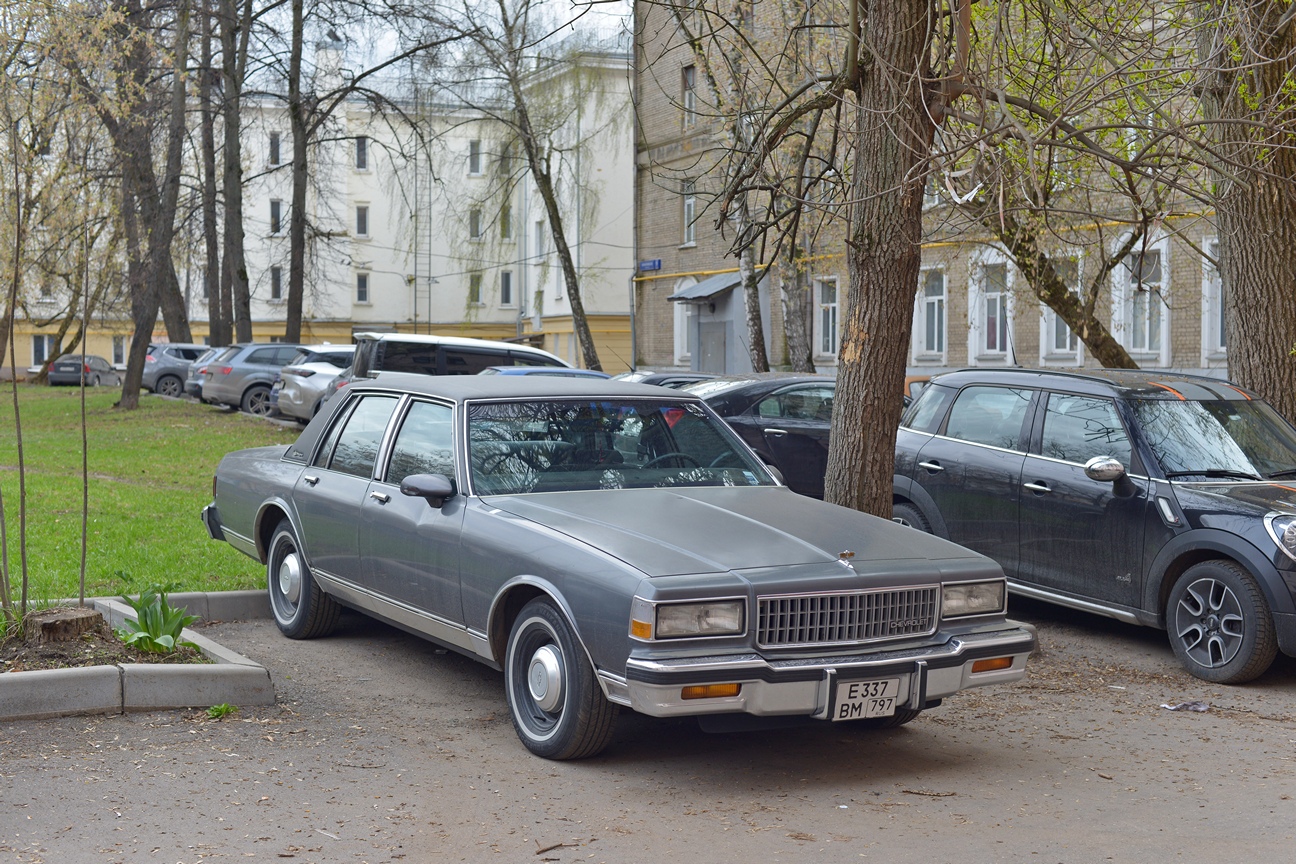 Москва, № Е 337 ВМ 797 — Chevrolet Caprice (3G) '77-90