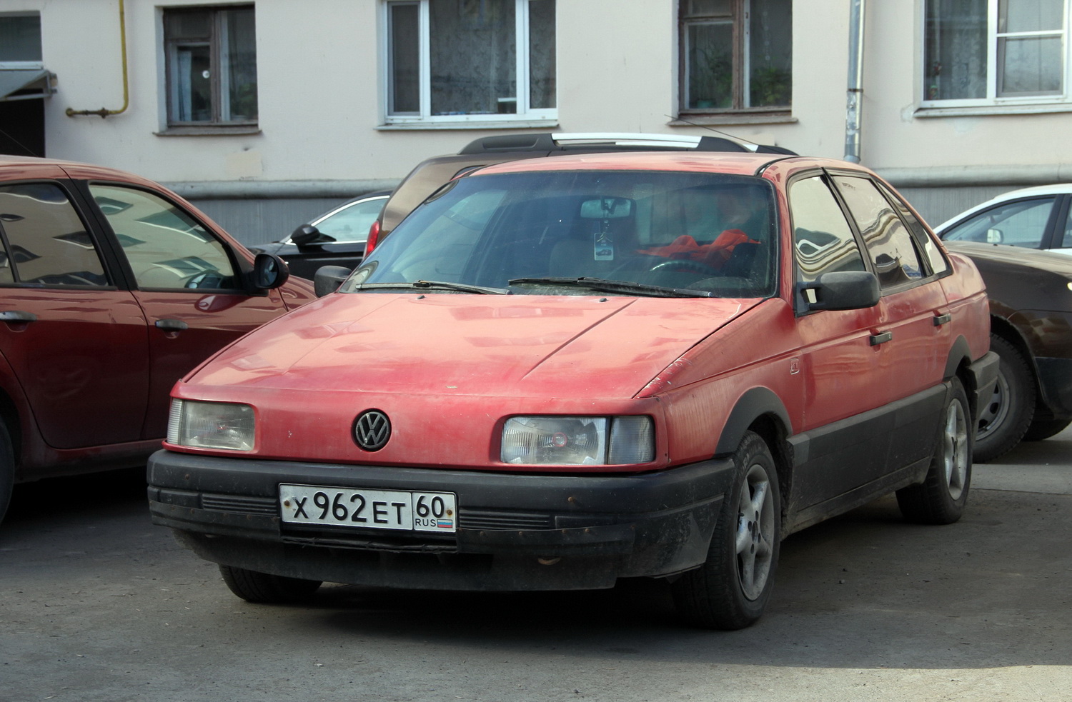 Псковская область, № Х 962 ЕТ 60 — Volkswagen Passat (B3) '88-93