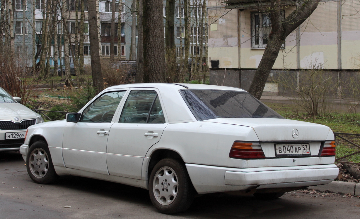 Новгородская область, № В 040 АР 53 — Mercedes-Benz (W124) '84-96