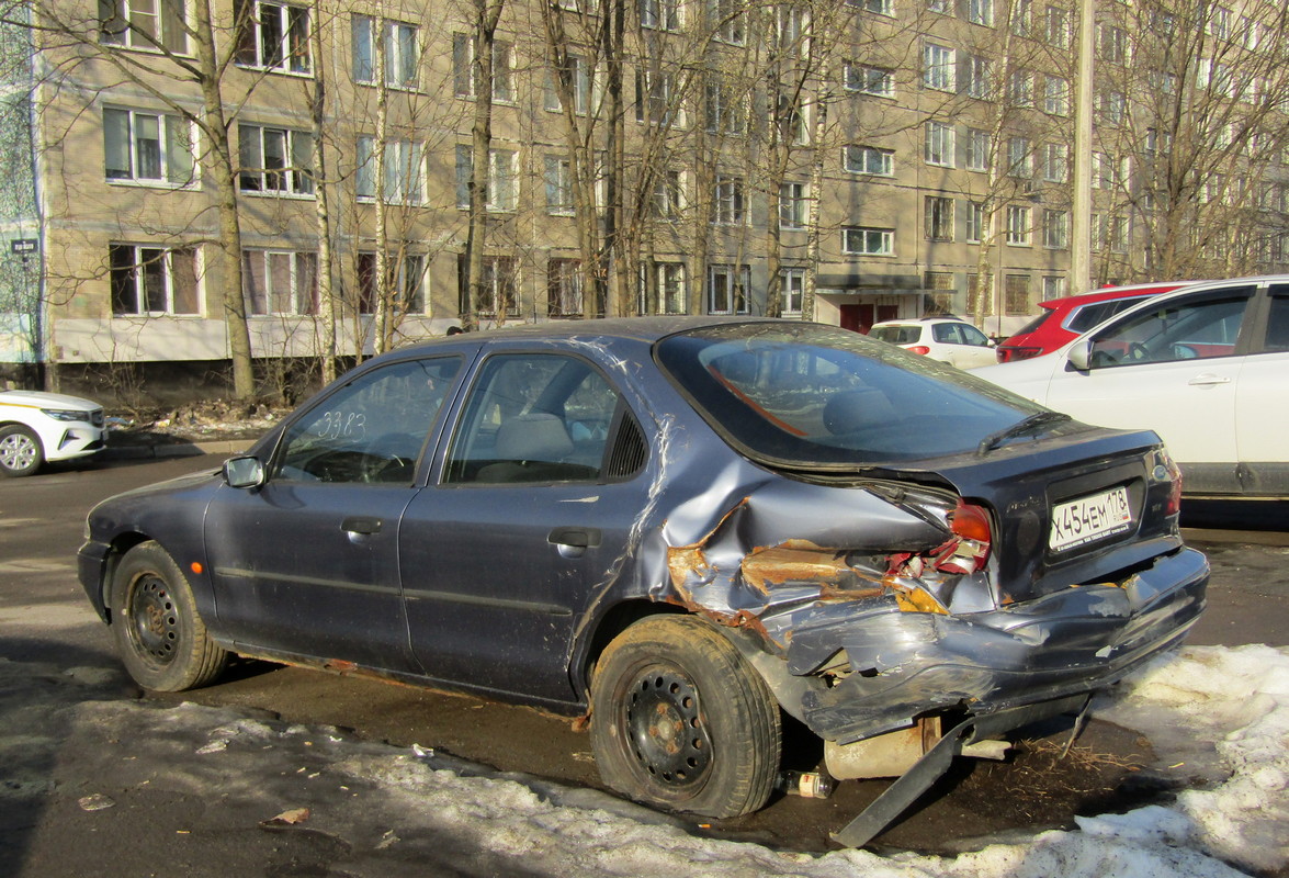 Санкт-Петербург, № Х 454 ЕМ 178 — Ford Mondeo (1G) '92-96