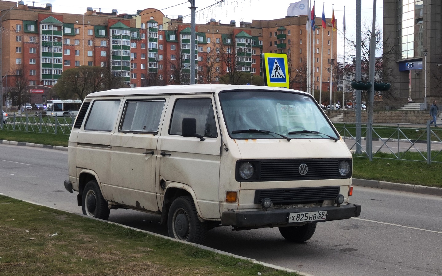 Тверская область, № Х 825 НВ 69 — Volkswagen Typ 2 (T3) '79-92