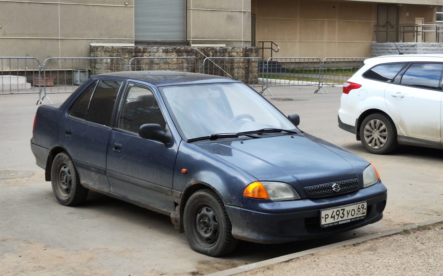 Тверская область, № Р 493 УО 69 — Suzuki Swift (SF) '88-04
