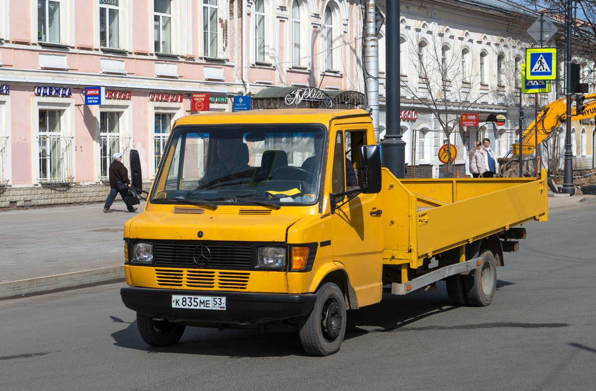 Вологодская область, № К 835 МЕ 53 — Mercedes-Benz T1 410D '76-96