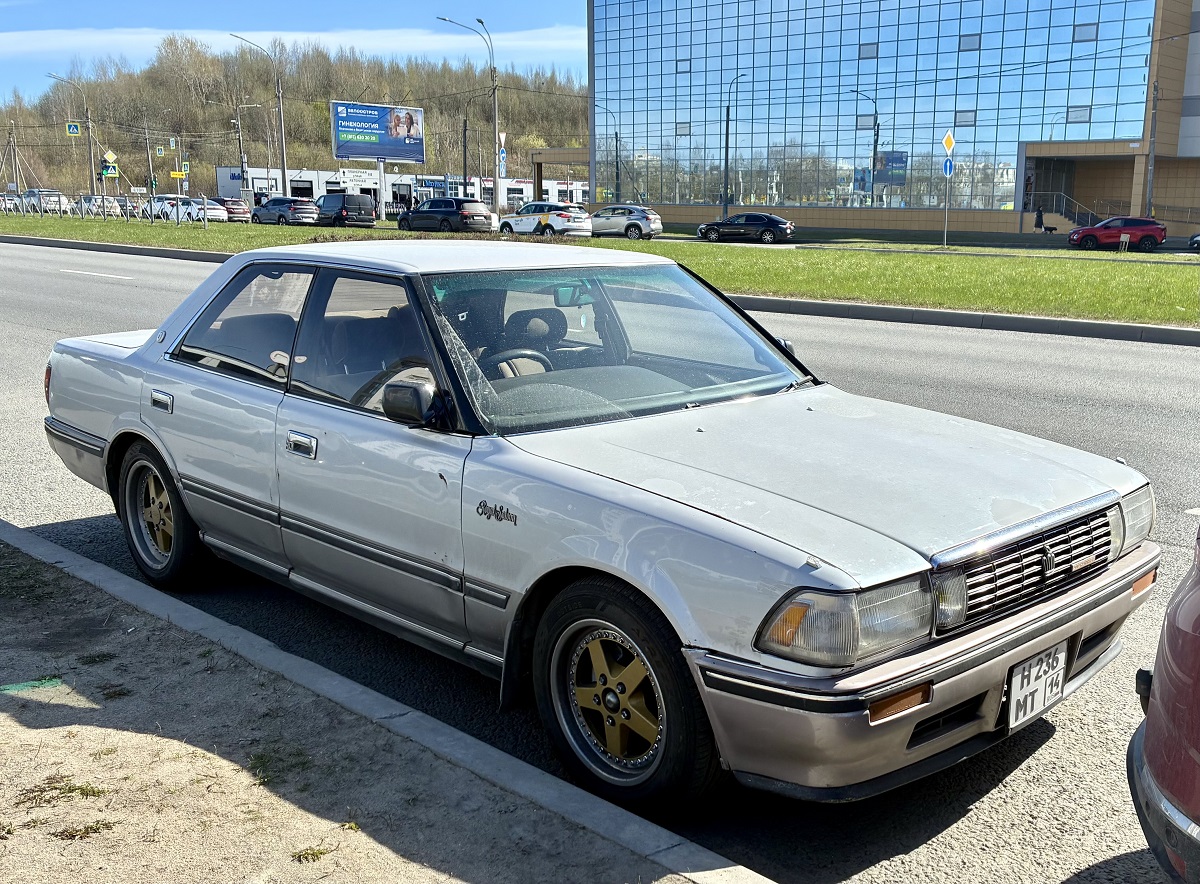 Саха (Якутия), № Н 236 МТ 14 — Toyota Crown (S130) '87-91