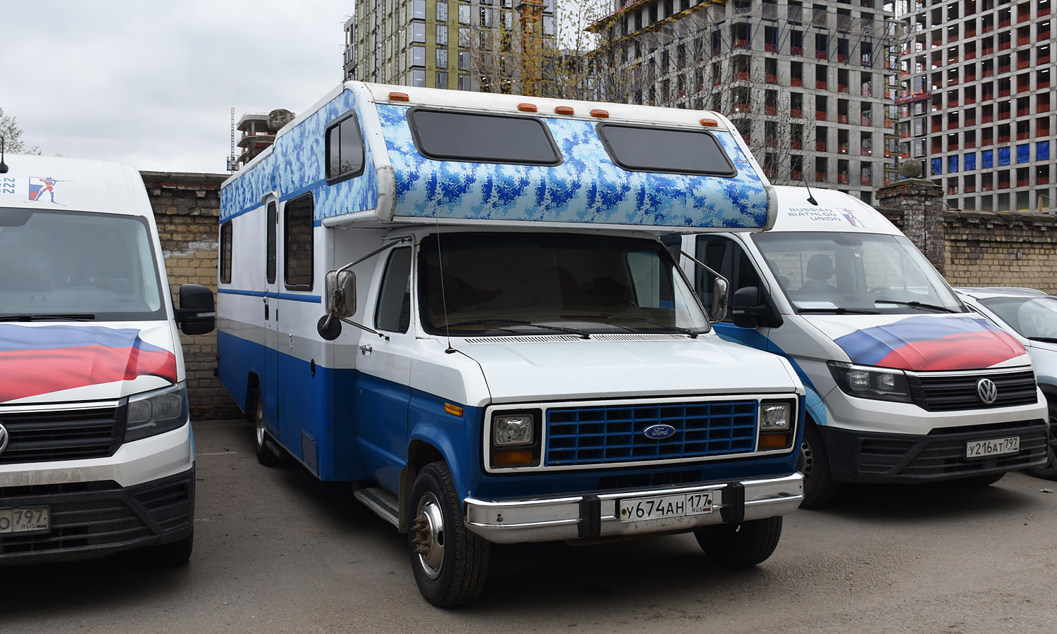 Москва, № У 674 АН 177 — Ford E-Series (3G) '75-91