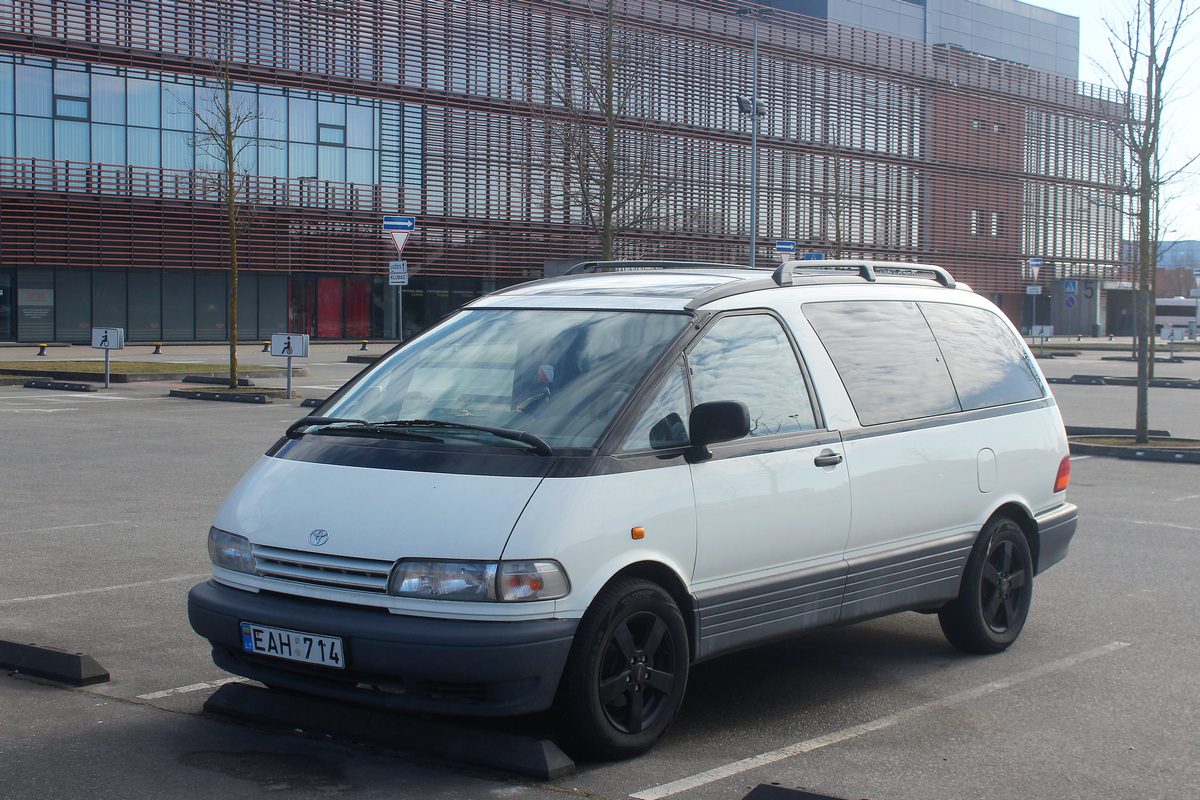 Литва, № EAH 714 — Toyota Previa '90-00