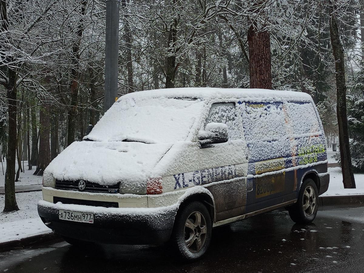 Москва, № А 736 МН 977 — Volkswagen Typ 2 (T4) '90-03