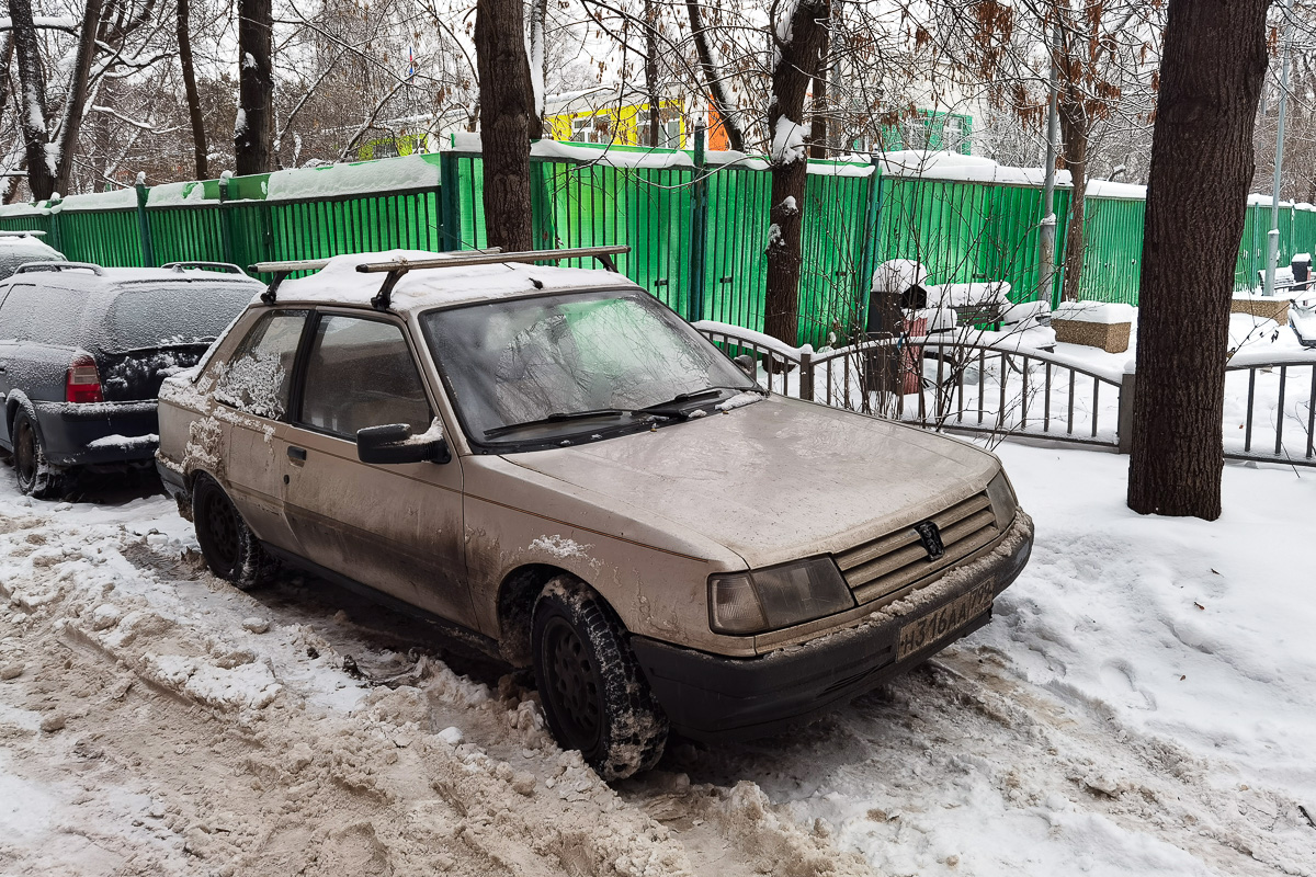 Москва, № Н 316 АА 799 — Peugeot 309 '85-94