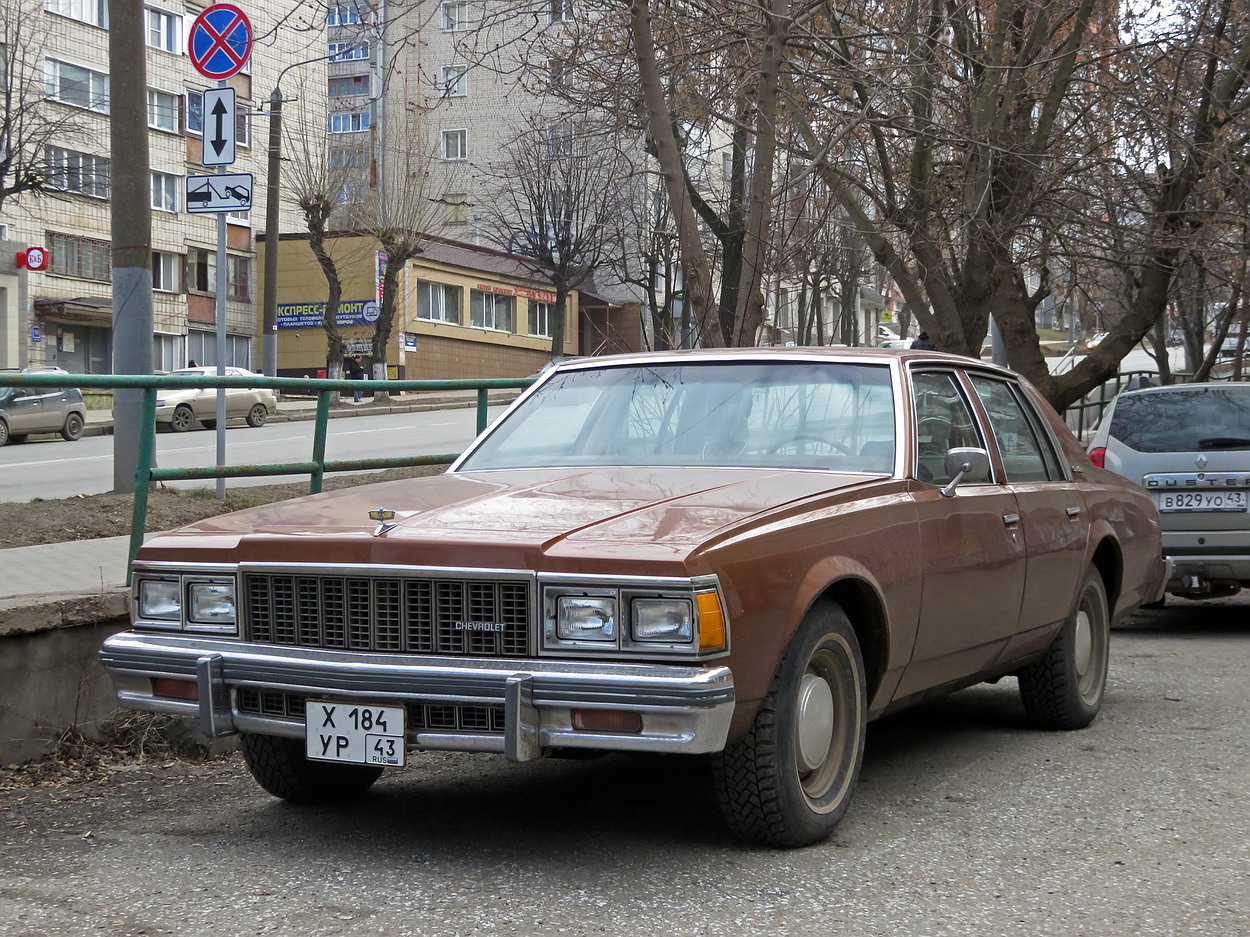 Кировская область, № Х 184 УР 43 — Chevrolet Caprice (3G) '77-90