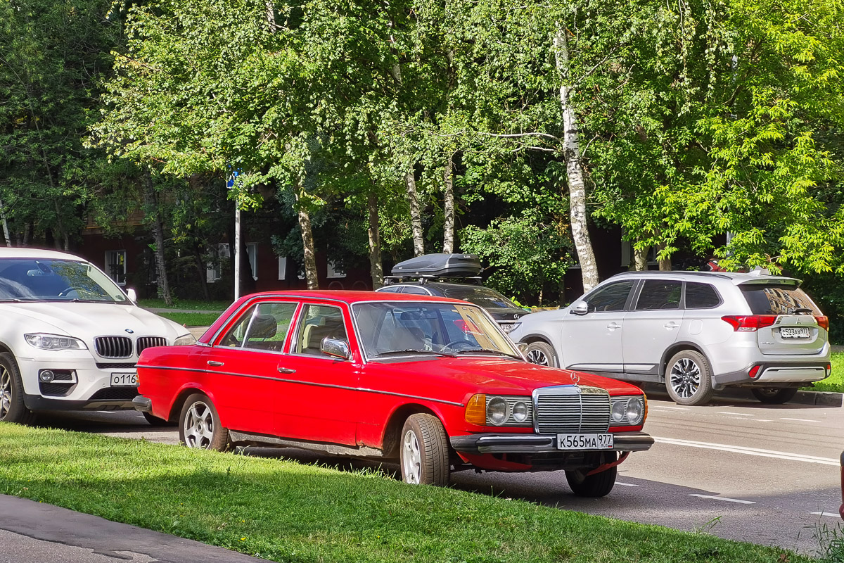 Москва, № К 565 МА 977 — Mercedes-Benz (W123) '76-86