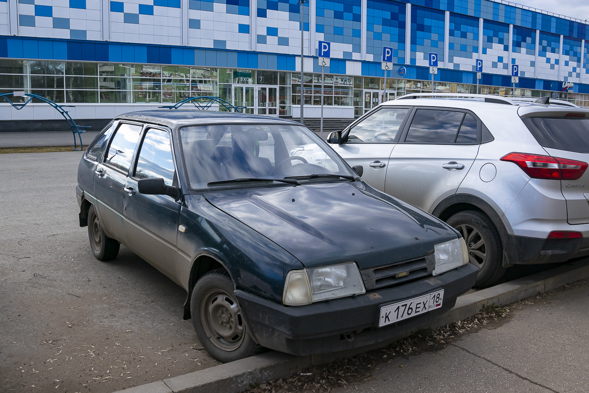 Удмуртия, № К 176 ЕХ 18 — Иж-2126-030 '98-05