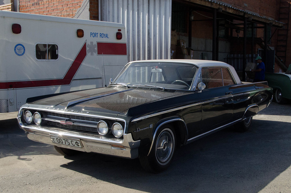 Свердловская область, № Г 0075 СФ — Oldsmobile 88 (5G) '61-64