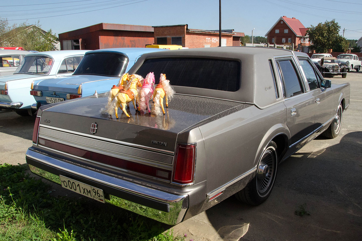 Свердловская область, № О 001 ХМ 96 — Lincoln Town Car (1G) '81-89