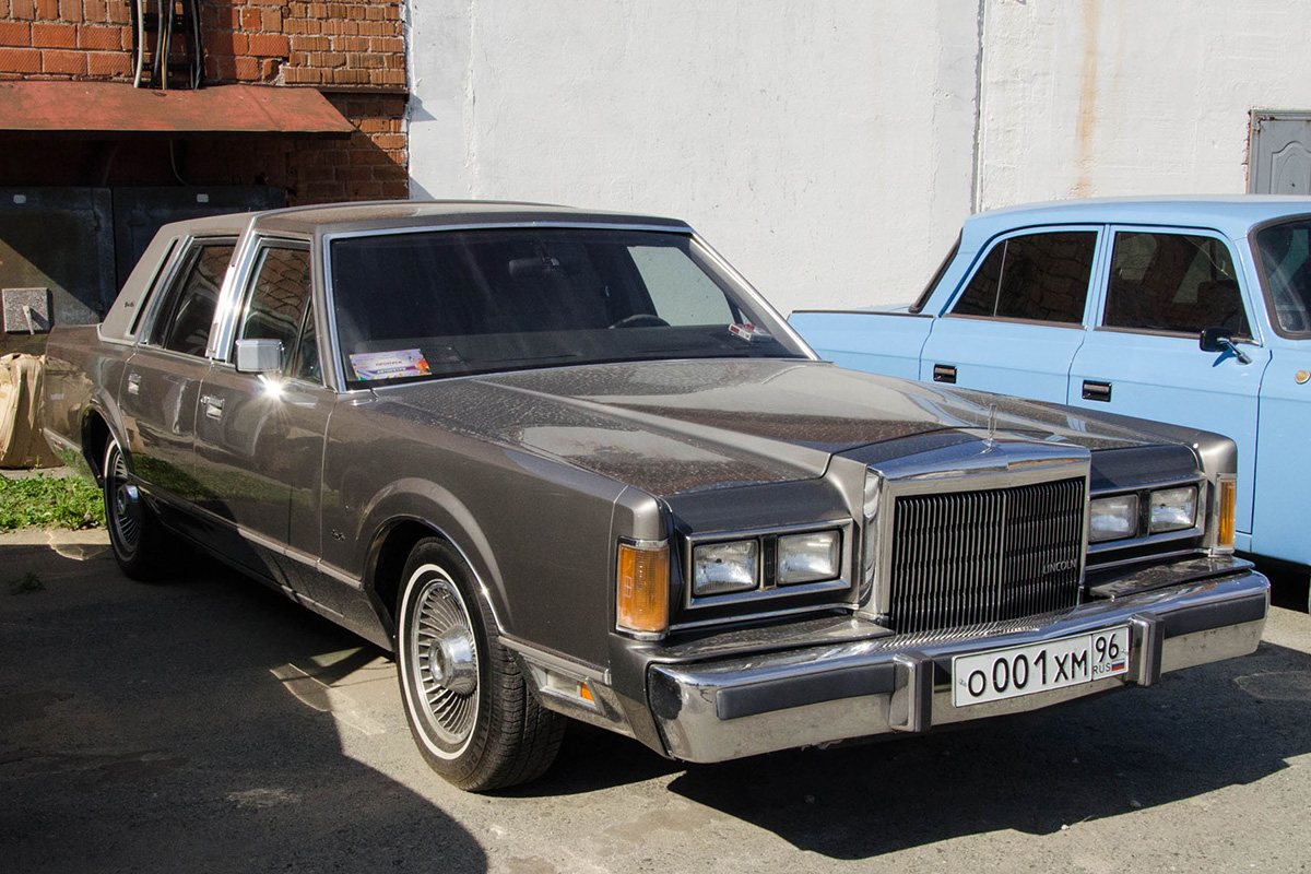 Свердловская область, № О 001 ХМ 96 — Lincoln Town Car (1G) '81-89
