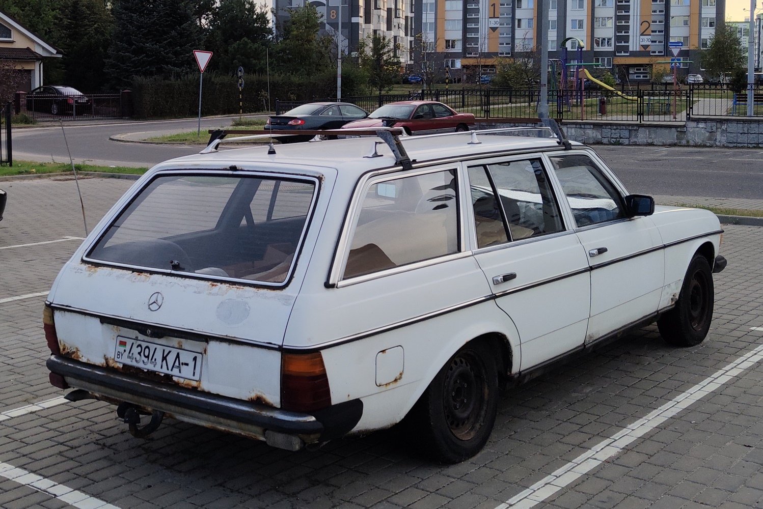 Брестская область, № 4394 КА-1 — Mercedes-Benz (S123) '77-86