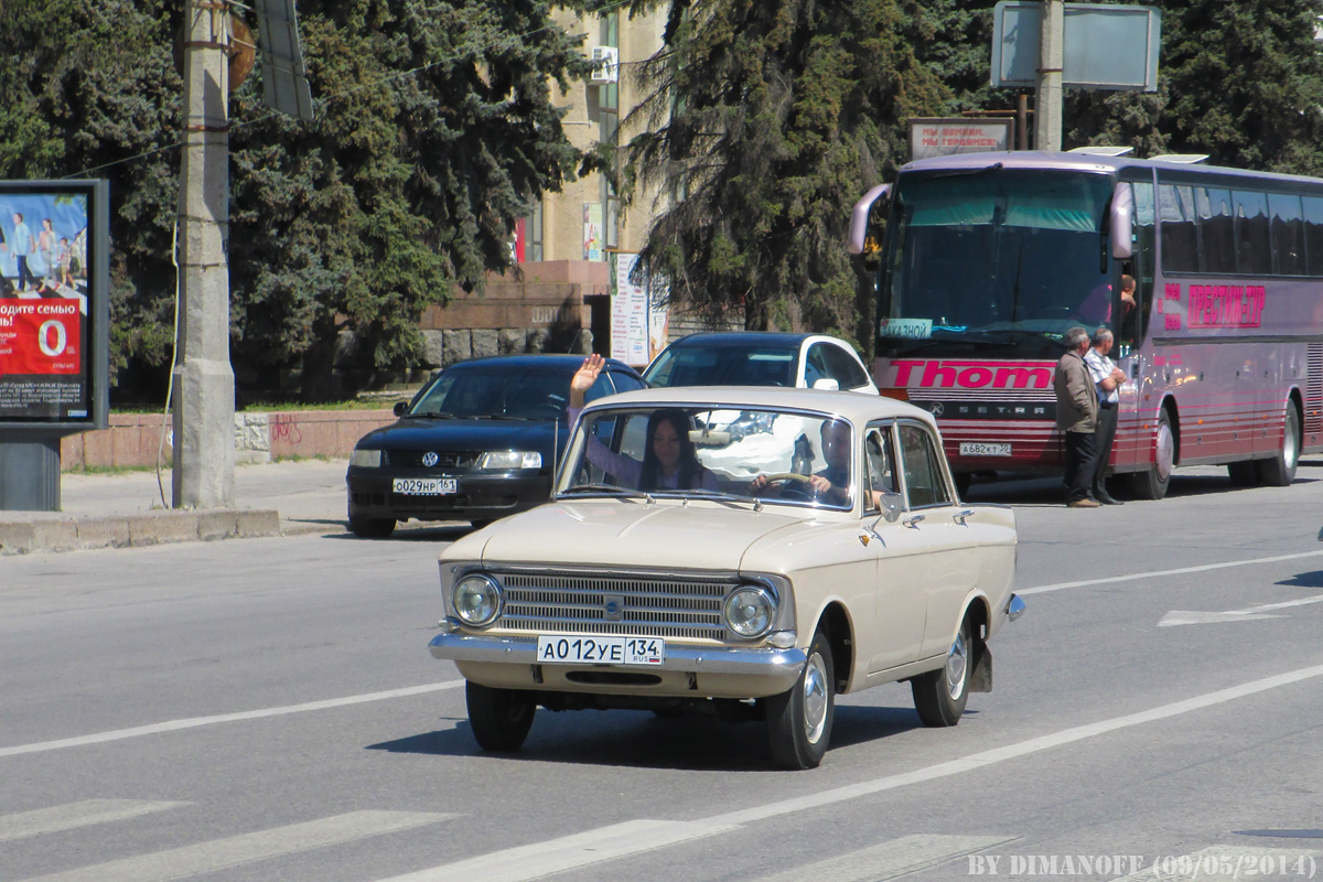 Волгоградская область, № А 012 УЕ 134 — Москвич-412 (Иж) '67-70; Волгоградская область — Ретропарад 9 мая 2014