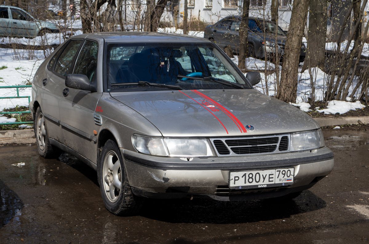 Московская область, № Р 180 УЕ 790 — Saab 900 '93-98