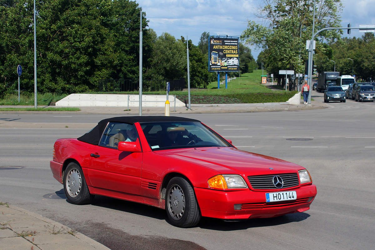 Литва, № H01144 — Mercedes-Benz (R129) '89-01