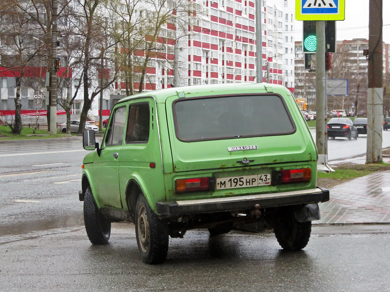 Кировская область, № М 195 НР 43 — ВАЗ-2121 Нива '77-94