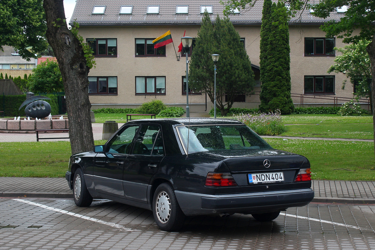 Литва, № NDN 404 — Mercedes-Benz (W124) '84-96