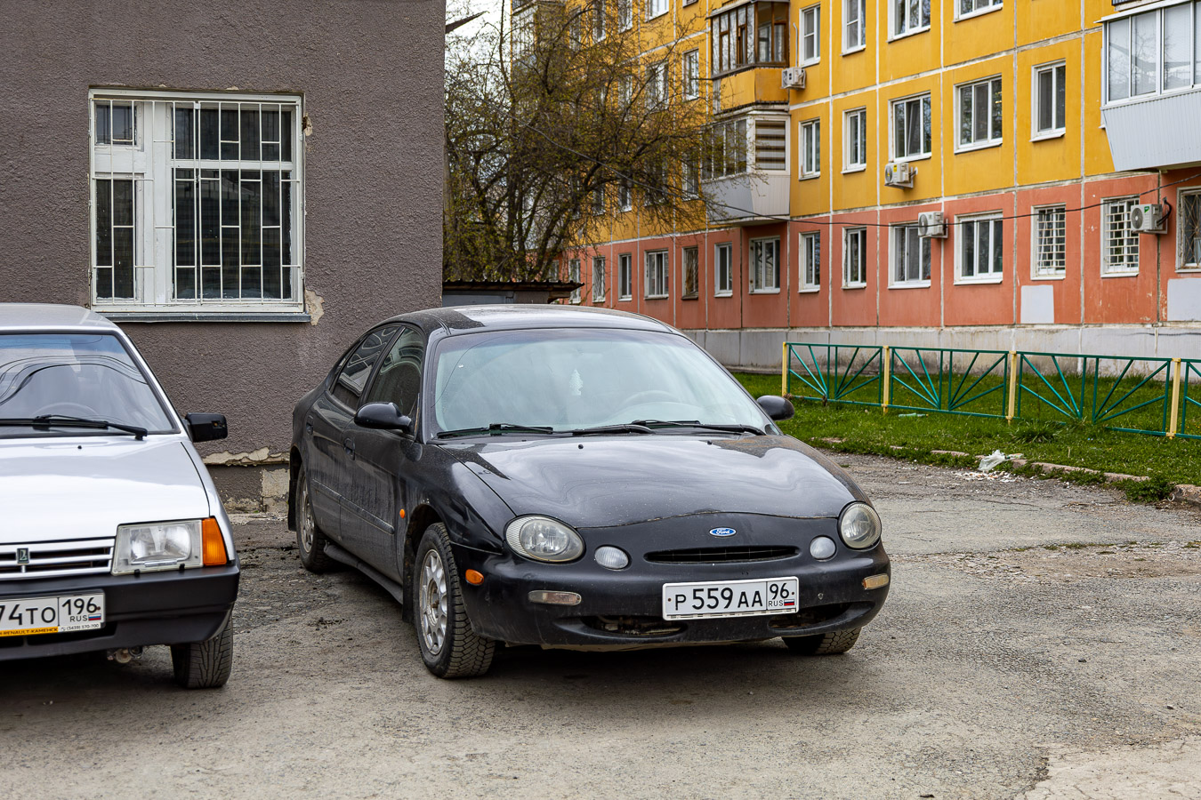 Свердловская область, № Р 559 АА 96 — Ford Taurus (3G) '95-99