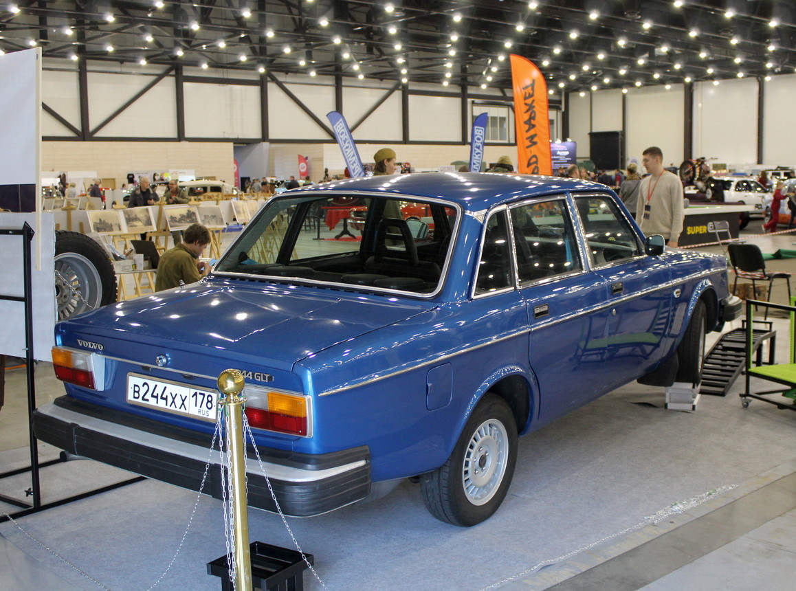 Санкт-Петербург, № В 244 ХХ 178 — Volvo 240 Series (общая модель); Санкт-Петербург — Олдтаймер-Галерея Ильи Сорокина