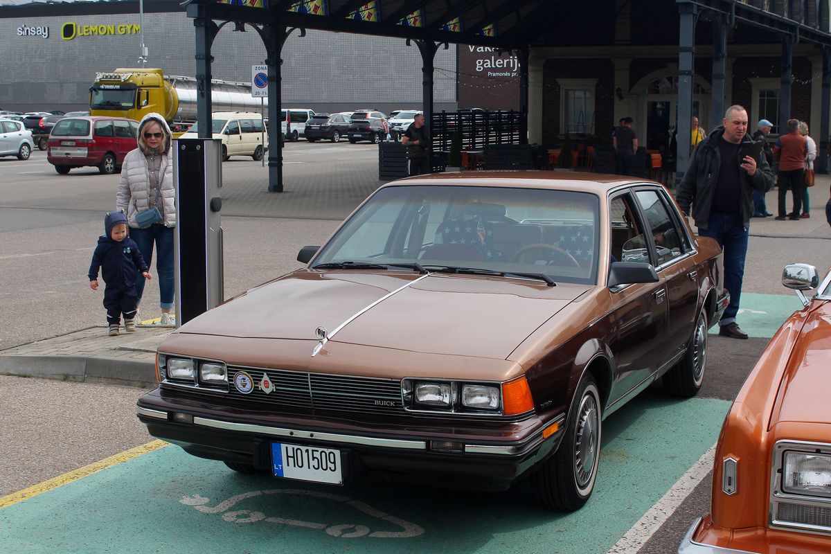 Литва, № H01509 — Buick Century (5G) '82-96; Литва — Classic Auto Show Kaunas 2025