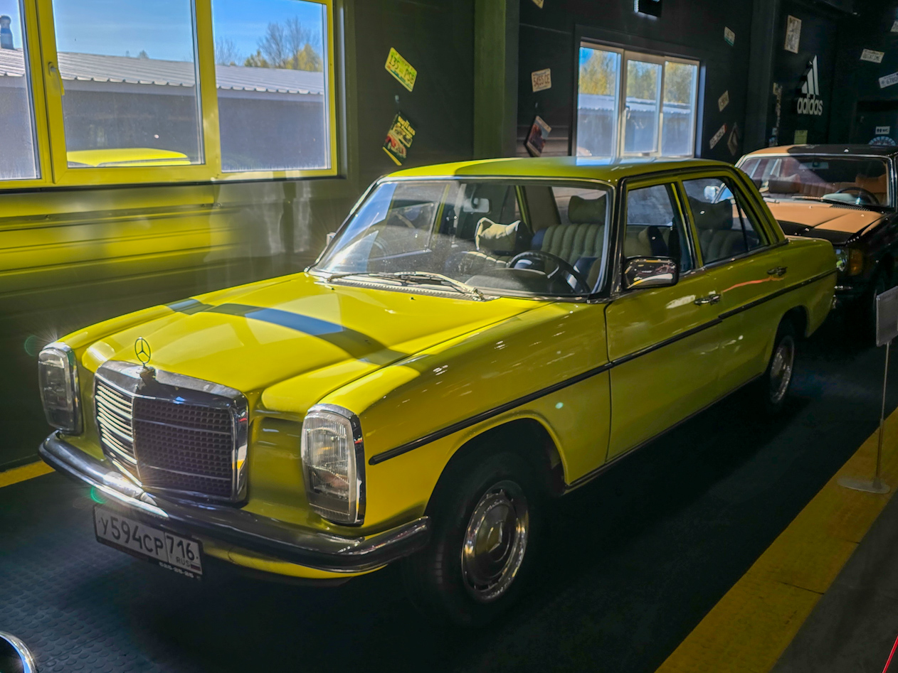 Татарстан, № У 594 СР 716 — Mercedes-Benz (W114/W115) '72-76