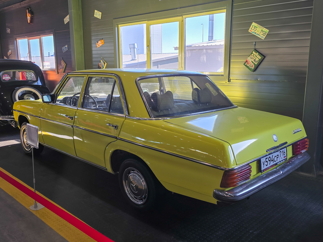 Татарстан, № У 594 СР 716 — Mercedes-Benz (W114/W115) '72-76