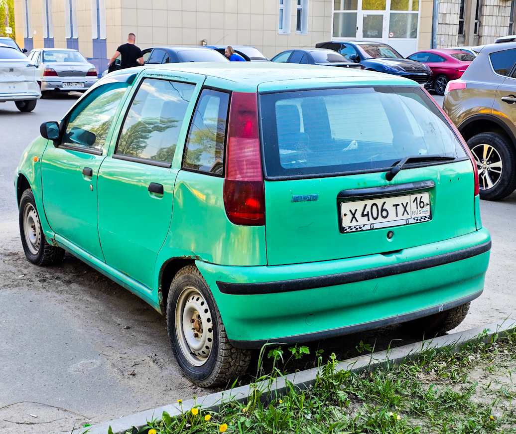Татарстан, № Х 406 ТХ 16 — FIAT Punto (176) '93-00