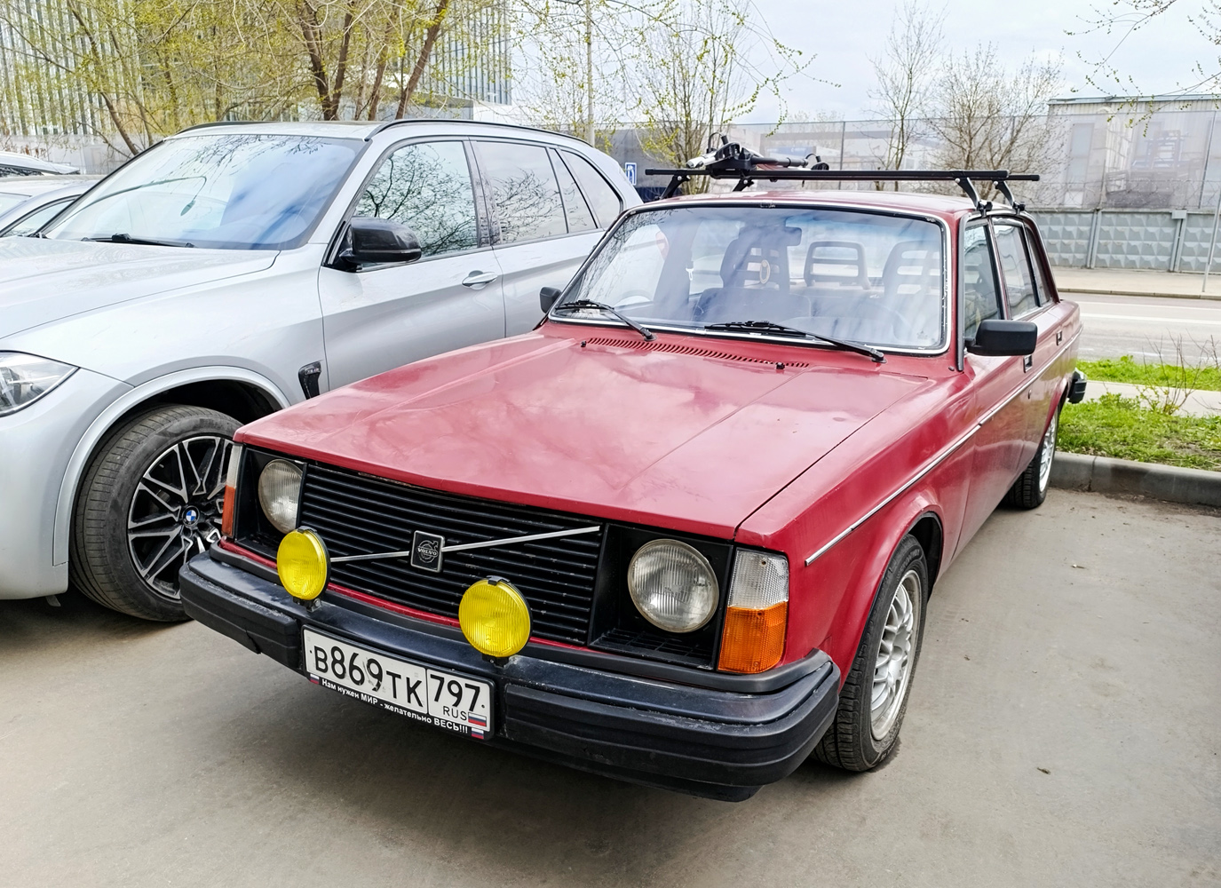 Москва, № В 869 ТК 797 — Volvo 240 Series (общая модель)