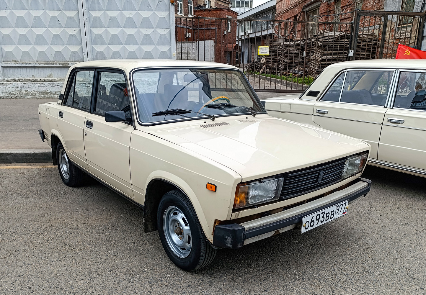 Москва, № О 693 ВВ 977 — ВАЗ-2105 Жигули '80-91; Москва — Круг Победы 2026